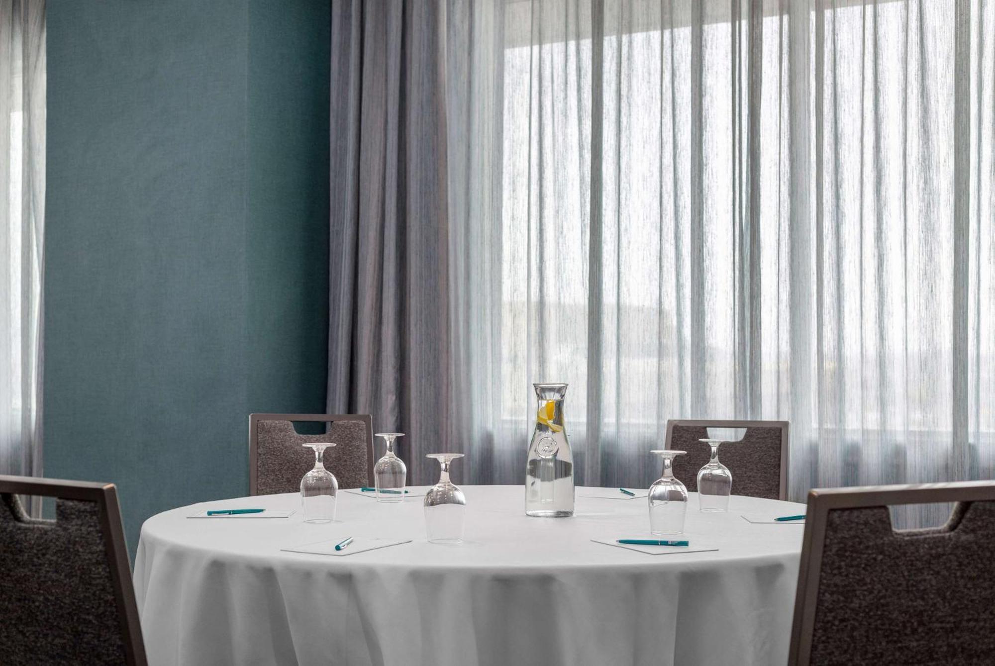 Hotel Embassy By Hilton
